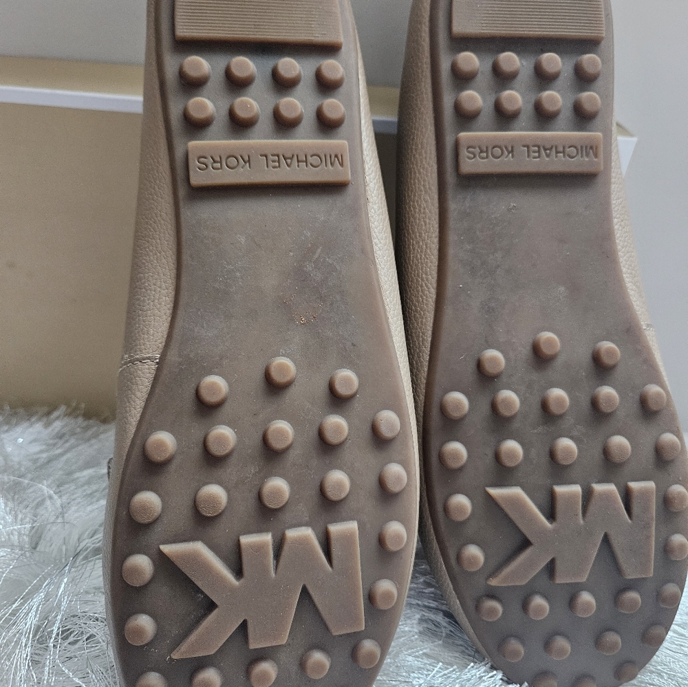 Pre loved authentic Michael Kors loafers - Picture 8 of 10